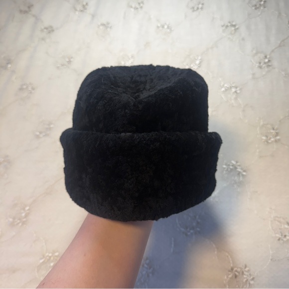vintage halston U.S.A. black faux‑fur ambassador hat / russian‑style crown cap - Picture 2 of 4
